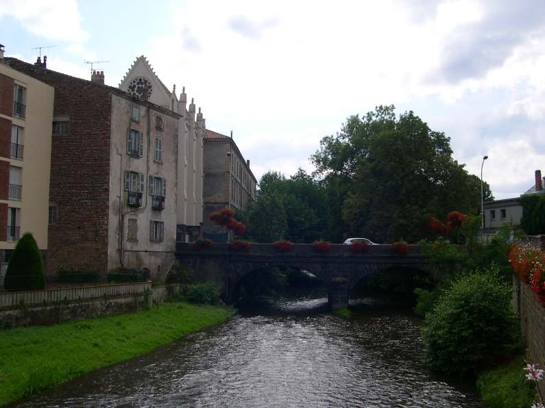  pont sur la rivière